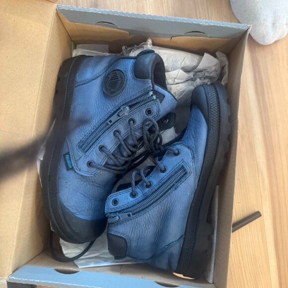 Boys blue leather Palladium boots size 1 - Picture 1 of 7